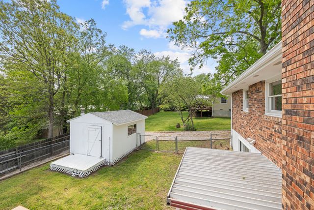 304 Greenbrier Lane, Hollister, MO 65672
