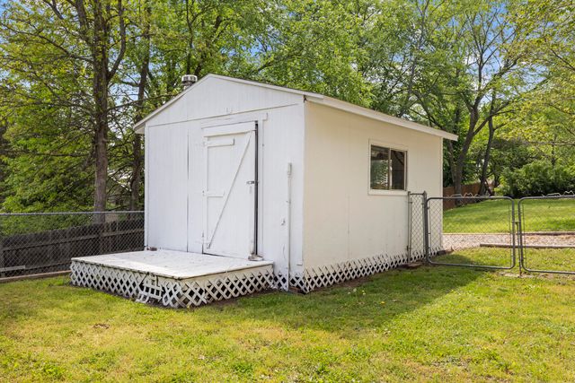 304 Greenbrier Lane, Hollister, MO 65672