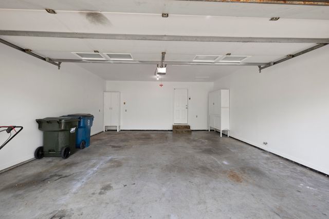304 Greenbrier Lane, Hollister, MO 65672