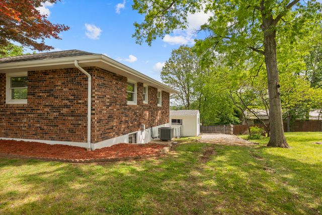 304 Greenbrier Lane, Hollister, MO 65672