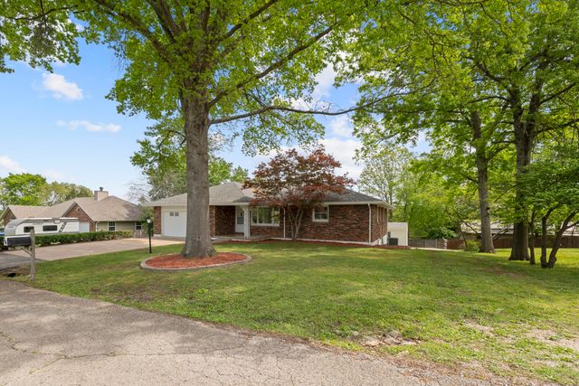 304 Greenbrier Lane, Hollister, MO 65672