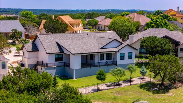 2004 Crown View Dr, Kerrville, TX 78028