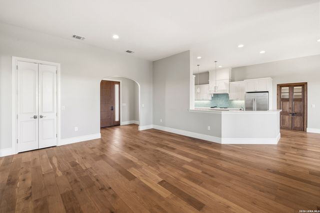 2004 Crown View Dr, Kerrville, TX 78028