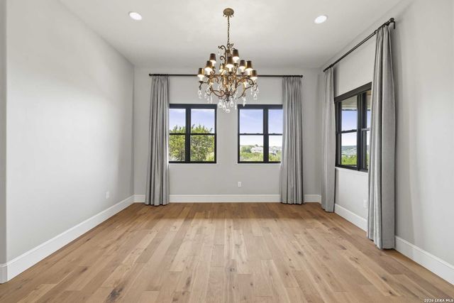 2004 Crown View Dr, Kerrville, TX 78028