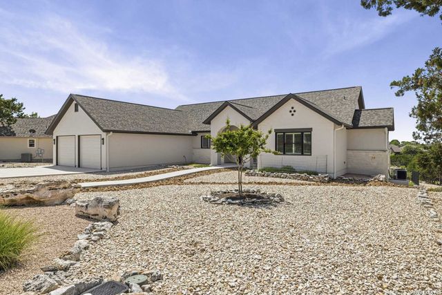 2004 Crown View Dr, Kerrville, TX 78028