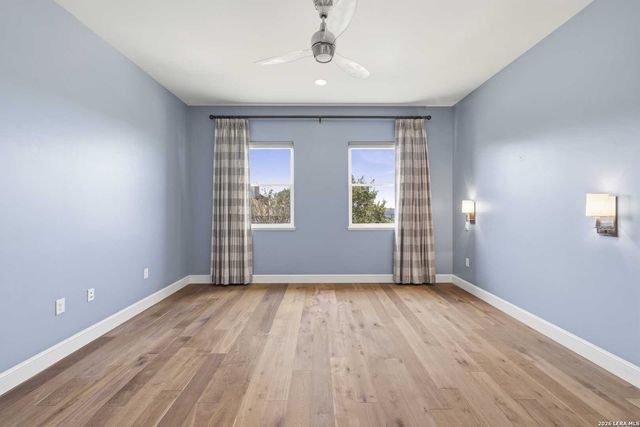 2004 Crown View Dr, Kerrville, TX 78028
