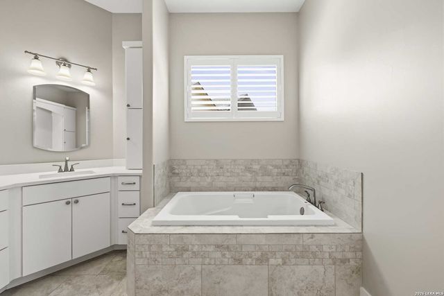 2004 Crown View Dr, Kerrville, TX 78028