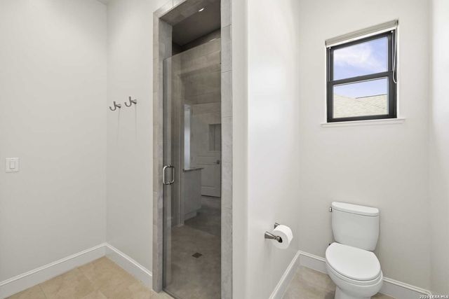 2004 Crown View Dr, Kerrville, TX 78028