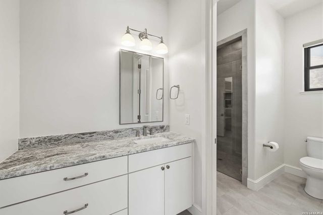 2004 Crown View Dr, Kerrville, TX 78028