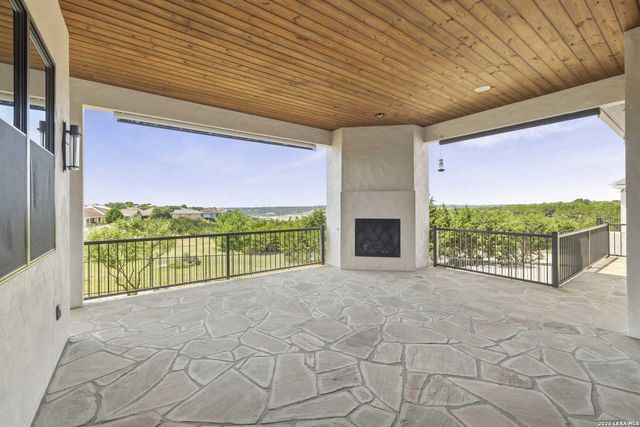 2004 Crown View Dr, Kerrville, TX 78028