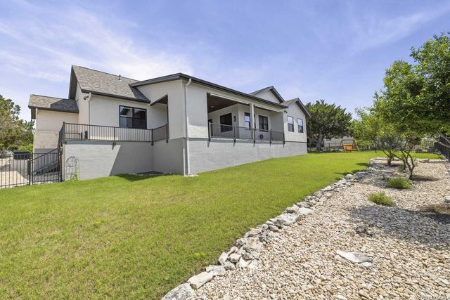 2004 Crown View Dr, Kerrville, TX 78028