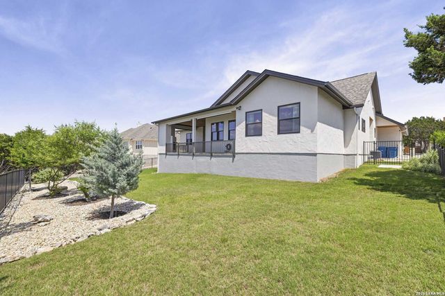 2004 Crown View Dr, Kerrville, TX 78028