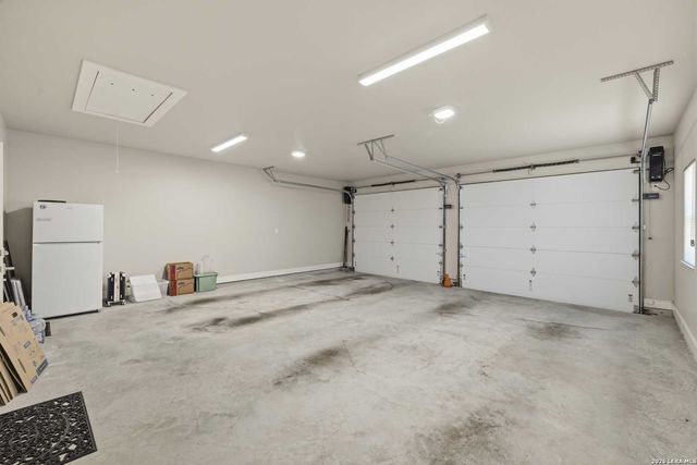 2004 Crown View Dr, Kerrville, TX 78028