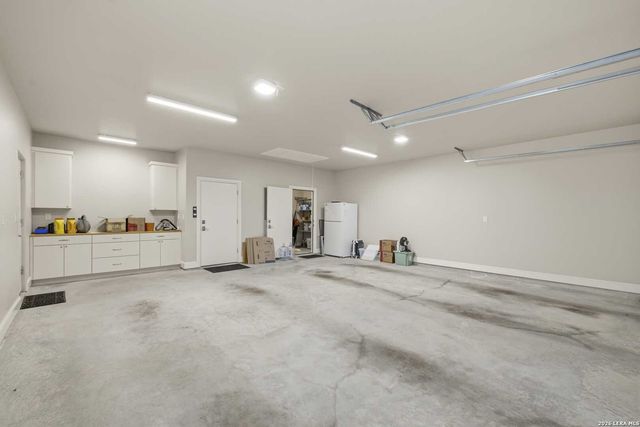 2004 Crown View Dr, Kerrville, TX 78028
