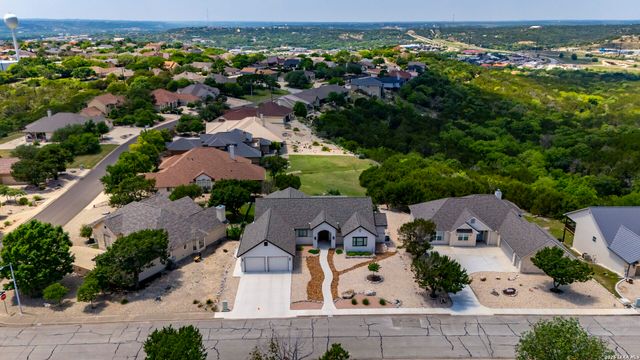 2004 Crown View Dr, Kerrville, TX 78028
