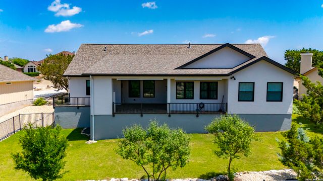2004 Crown View Dr, Kerrville, TX 78028