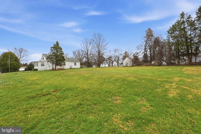 268 ELLICOTT RD, Avondale, PA 19311