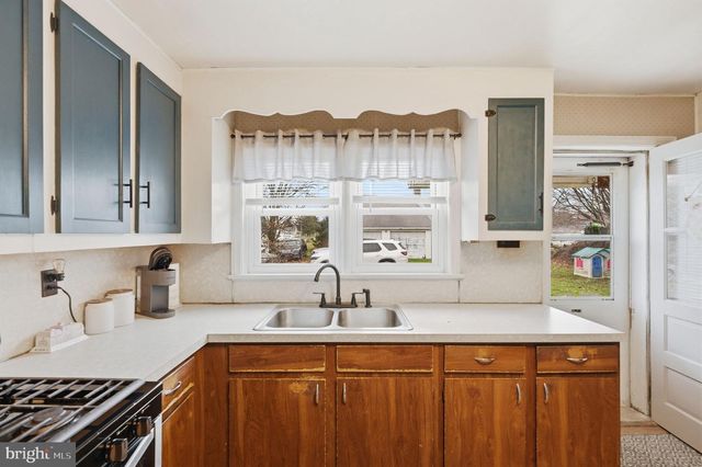 268 ELLICOTT RD, Avondale, PA 19311