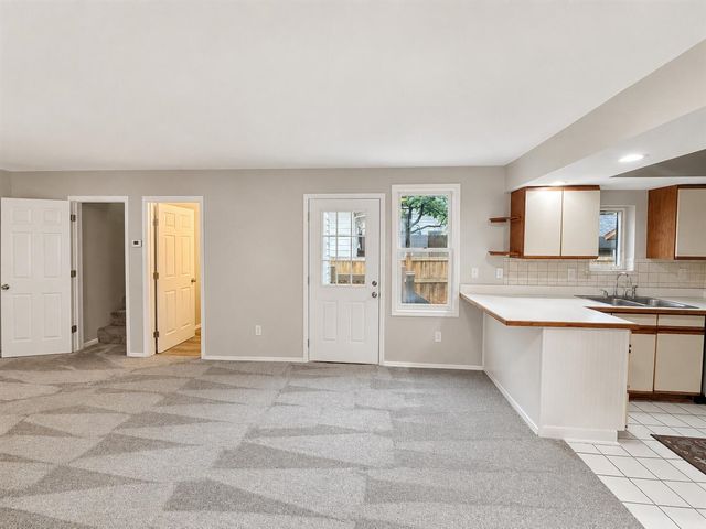 1926 Oakland Drive, Kalamazoo, MI 49008