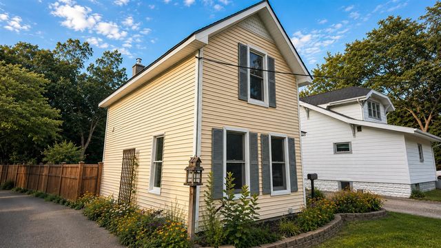 1926 Oakland Drive, Kalamazoo, MI 49008