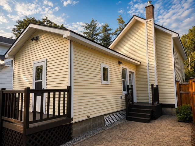1926 Oakland Drive, Kalamazoo, MI 49008
