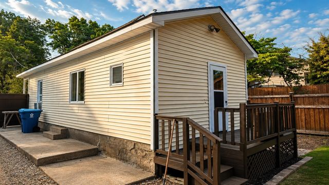 1926 Oakland Drive, Kalamazoo, MI 49008