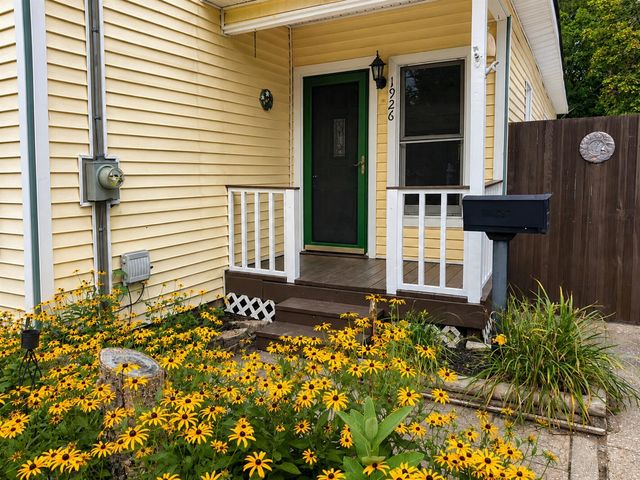 1926 Oakland Drive, Kalamazoo, MI 49008