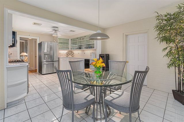 60 Alhambra Circle, Cranston, RI 02905
