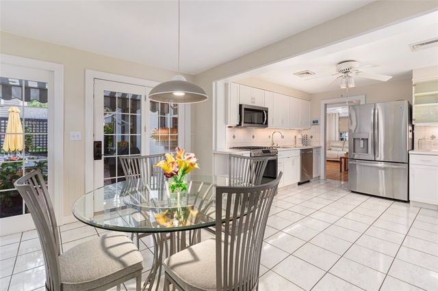 60 Alhambra Circle, Cranston, RI 02905