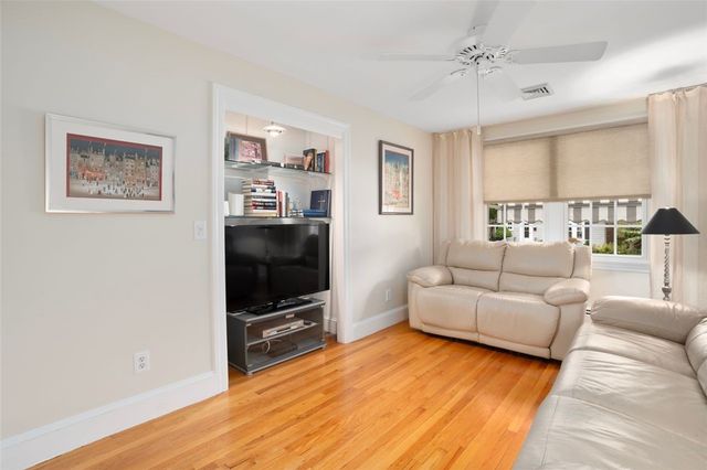 60 Alhambra Circle, Cranston, RI 02905