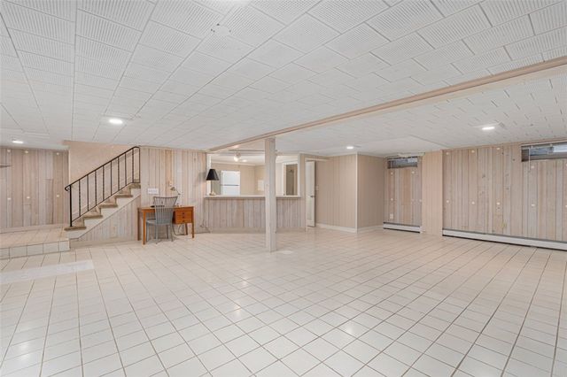 60 Alhambra Circle, Cranston, RI 02905