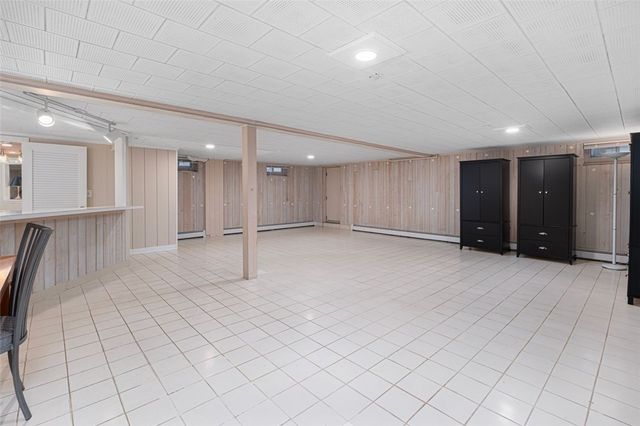 60 Alhambra Circle, Cranston, RI 02905