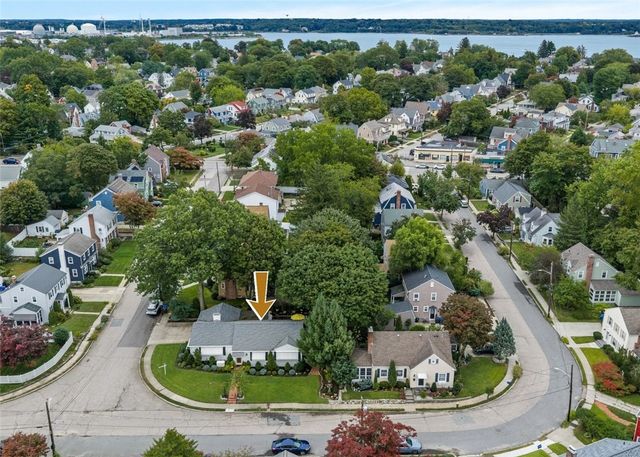 60 Alhambra Circle, Cranston, RI 02905