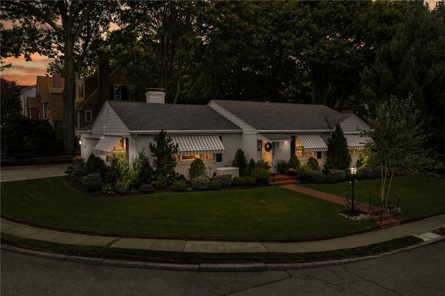 60 Alhambra Circle, Cranston, RI 02905