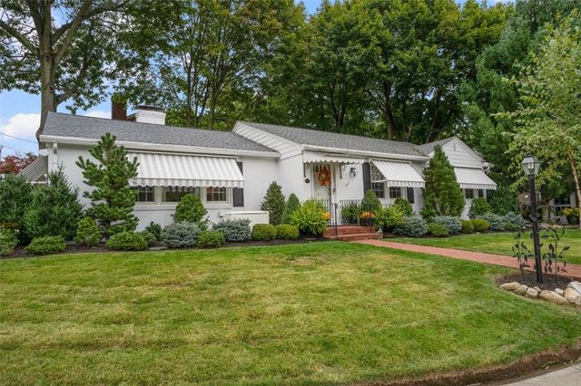 60 Alhambra Circle, Cranston, RI 02905