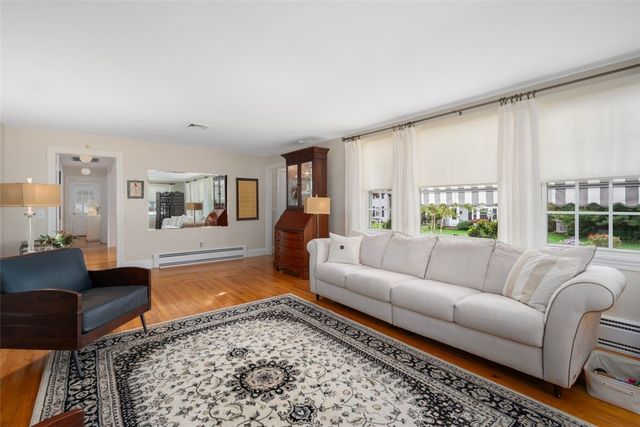 60 Alhambra Circle, Cranston, RI 02905