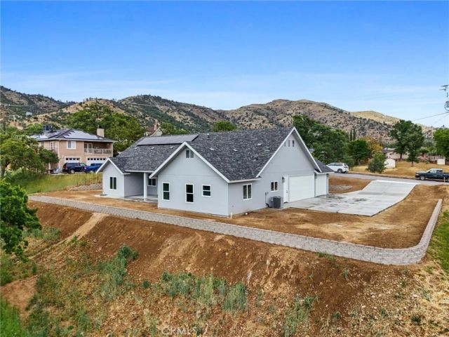 21116 Stage Dr, Tehachapi, CA 93561