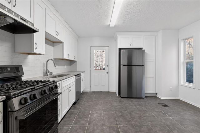 4810 Davenport NW Trace, Acworth, GA 30101