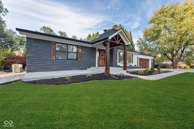 8050 W Oak Street W, Zionsville, IN 46077