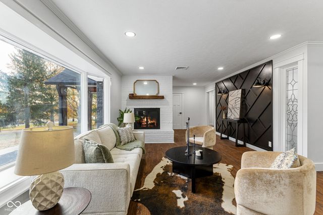 8050 W Oak Street W, Zionsville, IN 46077