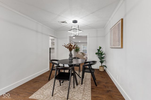 8050 W Oak Street W, Zionsville, IN 46077