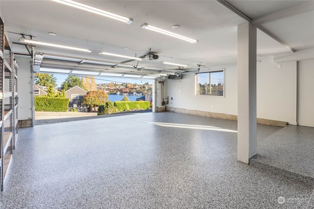3757 W Commodore Way, Seattle, WA 98199