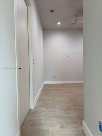 1135 NE 11th Ave, Fort Lauderdale, FL 33304