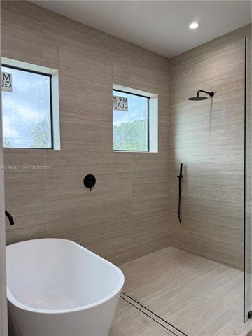 1135 NE 11th Ave, Fort Lauderdale, FL 33304