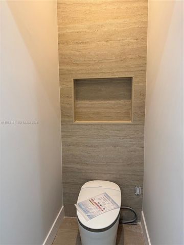 1135 NE 11th Ave, Fort Lauderdale, FL 33304