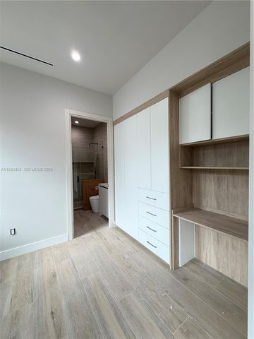 1135 NE 11th Ave, Fort Lauderdale, FL 33304