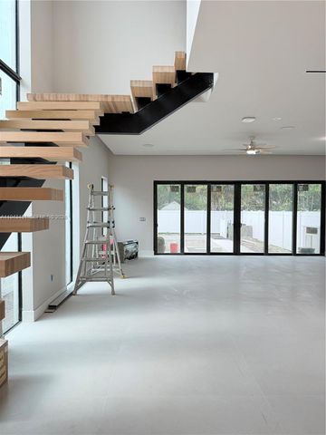 1135 NE 11th Ave, Fort Lauderdale, FL 33304