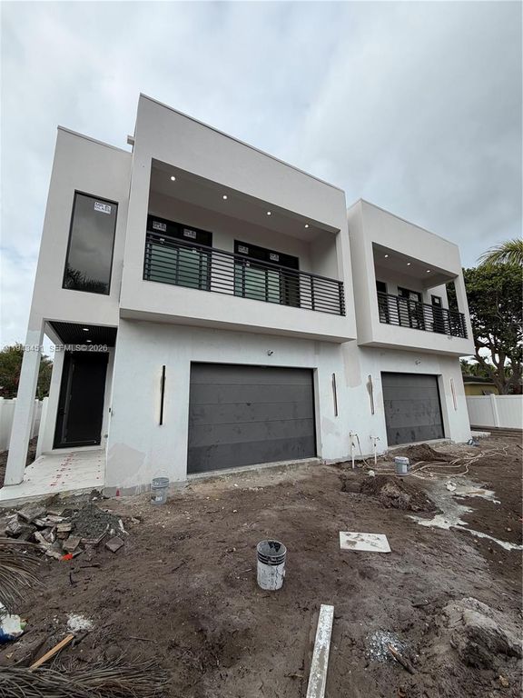 1135 NE 11th Ave, Fort Lauderdale, FL 33304