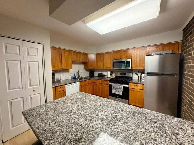 238 E Bailey Road J, Naperville, IL 60565