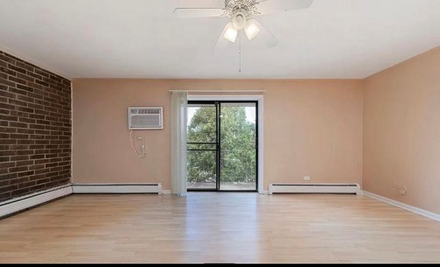 238 E Bailey Road J, Naperville, IL 60565